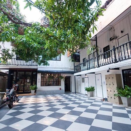 The Hidden House Hostel Μπανγκόκ Εξωτερικό φωτογραφία
