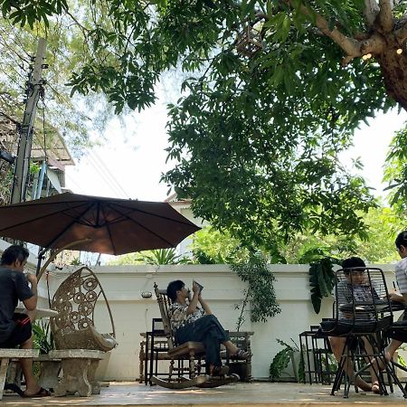 The Hidden House Hostel Μπανγκόκ Εξωτερικό φωτογραφία