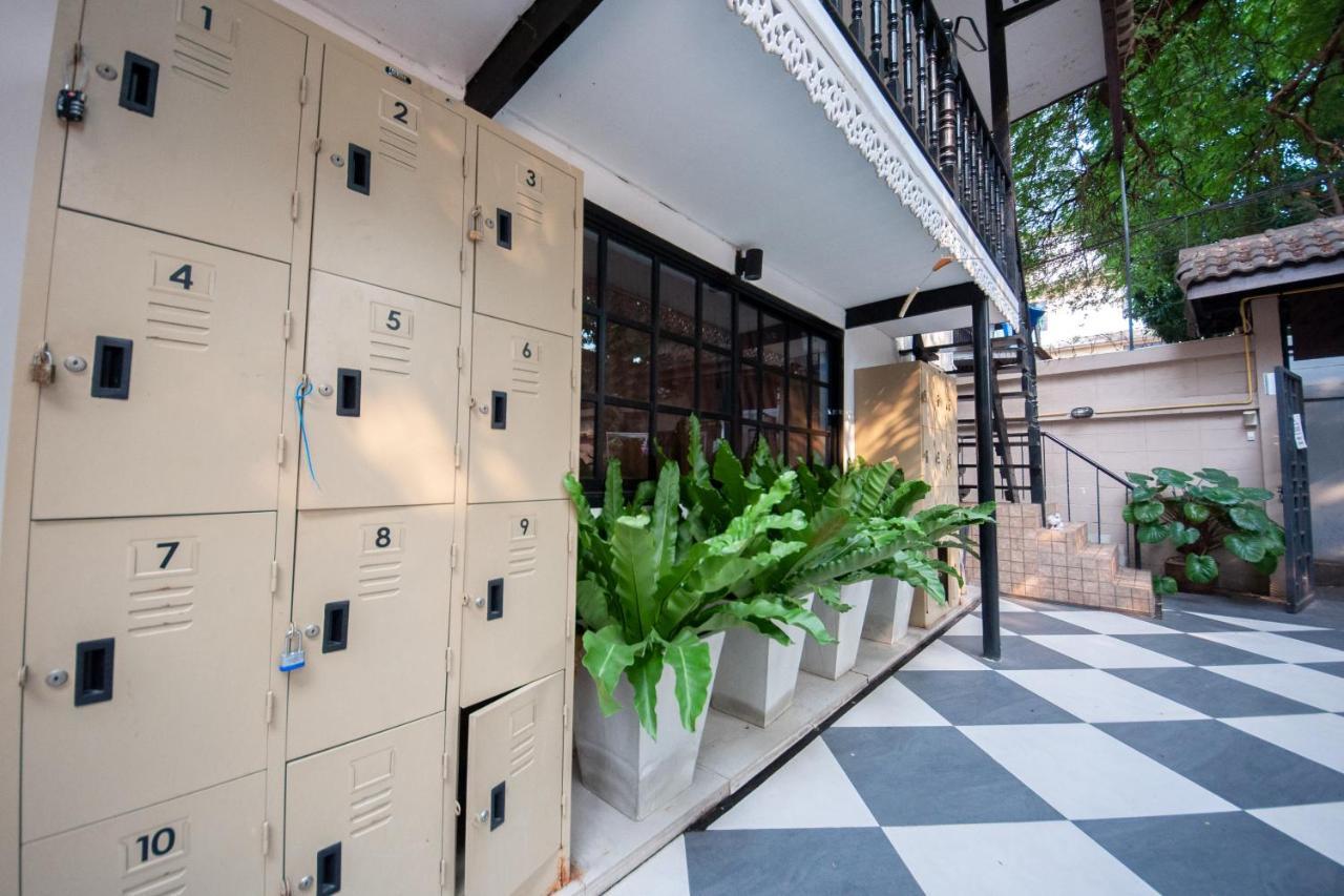 The Hidden House Hostel Μπανγκόκ Εξωτερικό φωτογραφία