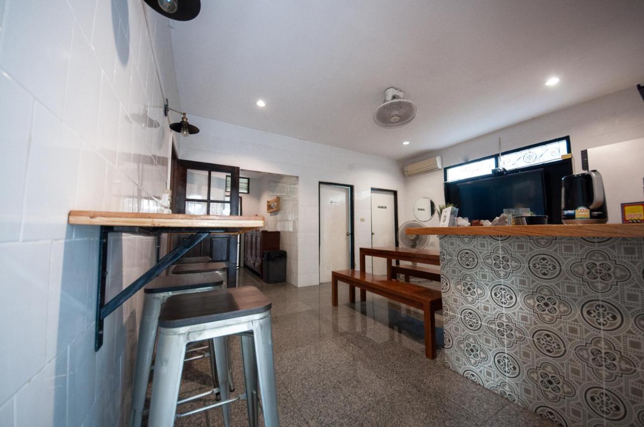 The Hidden House Hostel Μπανγκόκ Εξωτερικό φωτογραφία