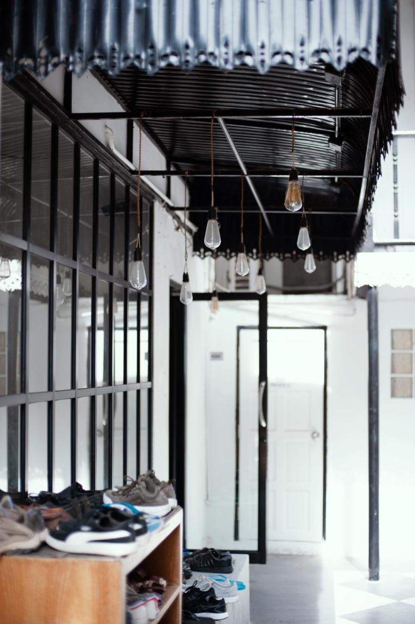 The Hidden House Hostel Μπανγκόκ Εξωτερικό φωτογραφία