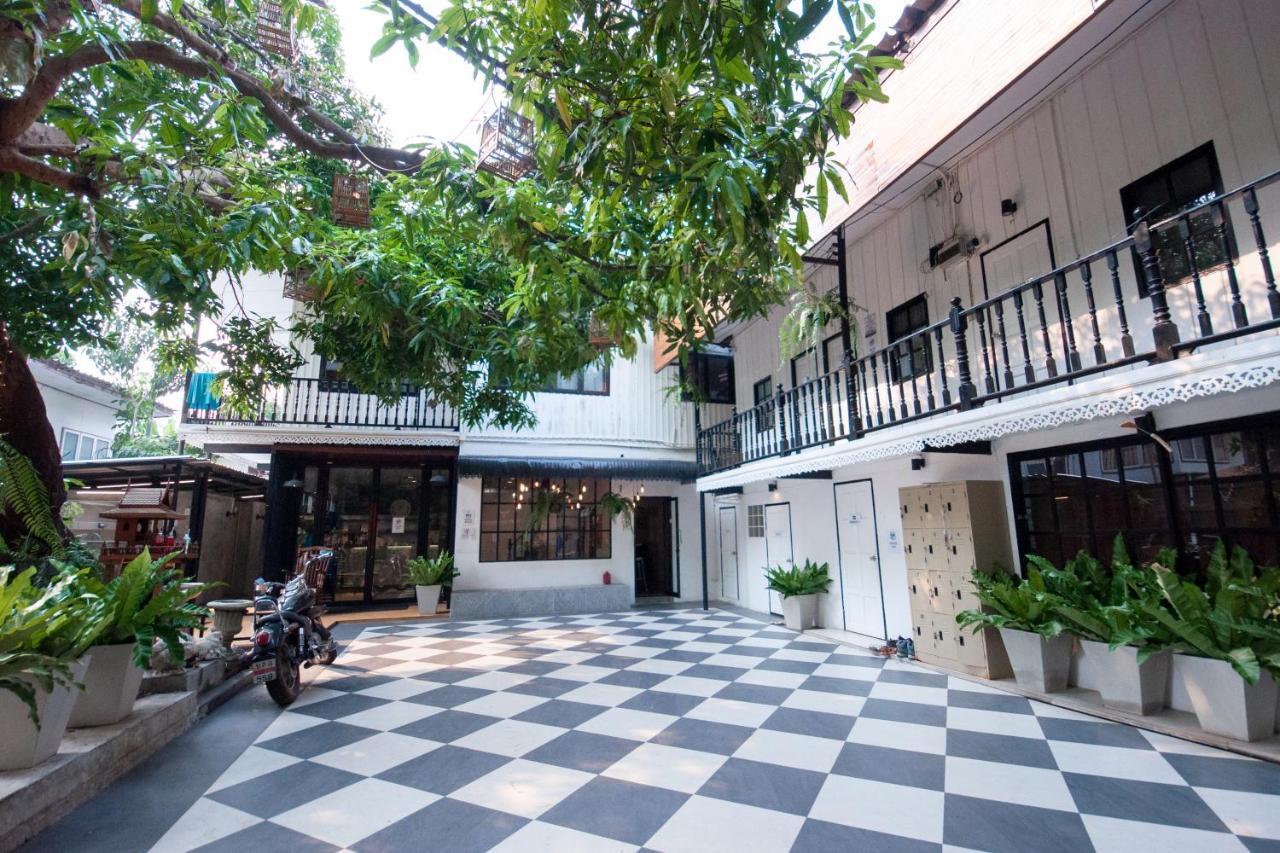 The Hidden House Hostel Μπανγκόκ Εξωτερικό φωτογραφία
