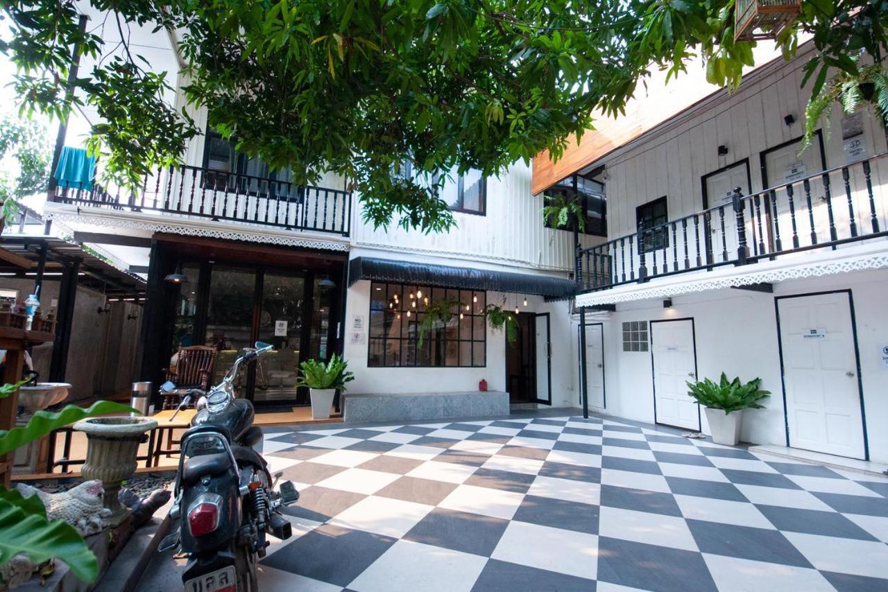 The Hidden House Hostel Μπανγκόκ Εξωτερικό φωτογραφία