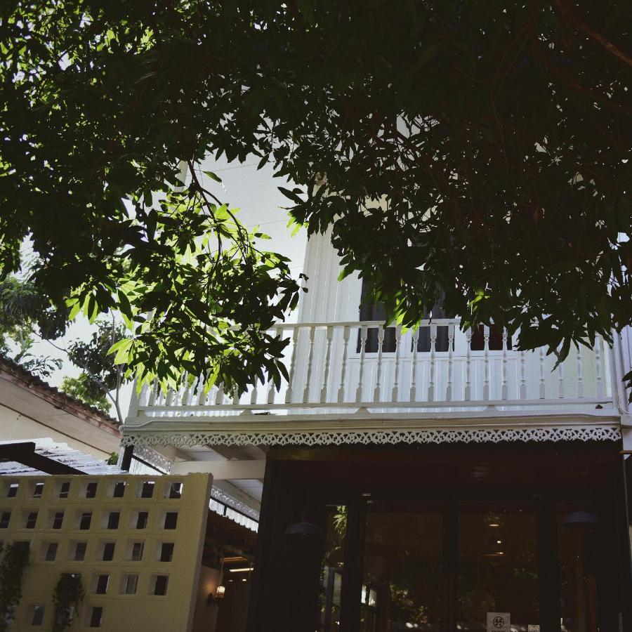 The Hidden House Hostel Μπανγκόκ Εξωτερικό φωτογραφία